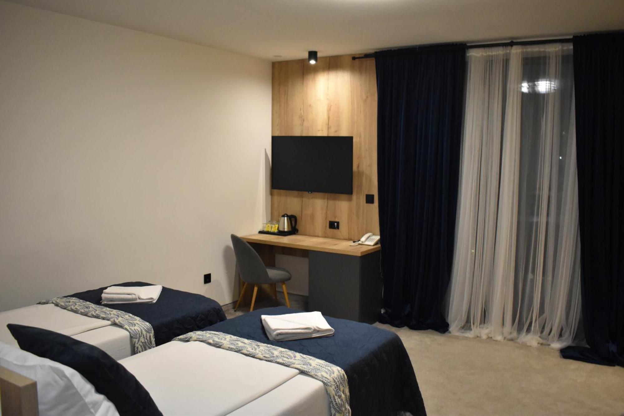 Hotel Safir Bihac Exterior photo
